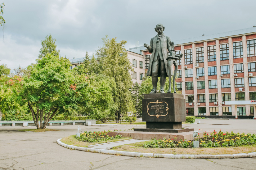 Памятник Ивану Ползунову