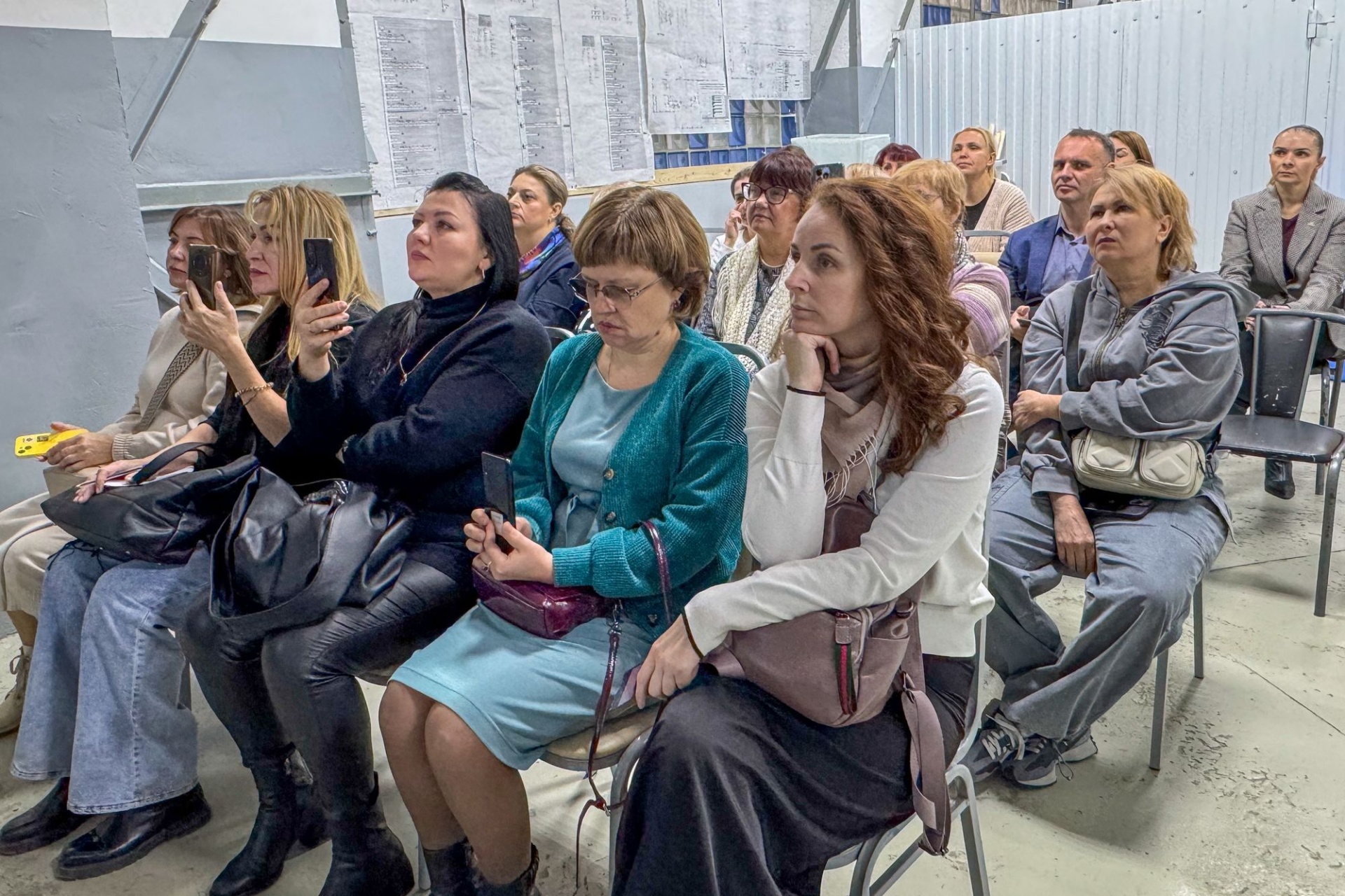 участники профессиональной экскурсии на предприятие Мартика_проект Открытая промышленность_Анна Доронина.jpg участники профессиональной экскурсии на предприятие Мартика_проект Открытая промышленность_Анна Доронина.jpg