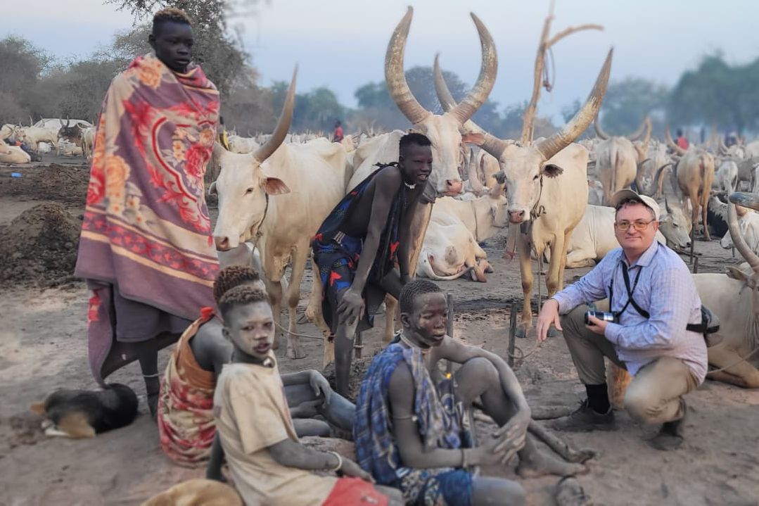 Алексей Котельников в племени мундари_Южный Судан-2024.jpg