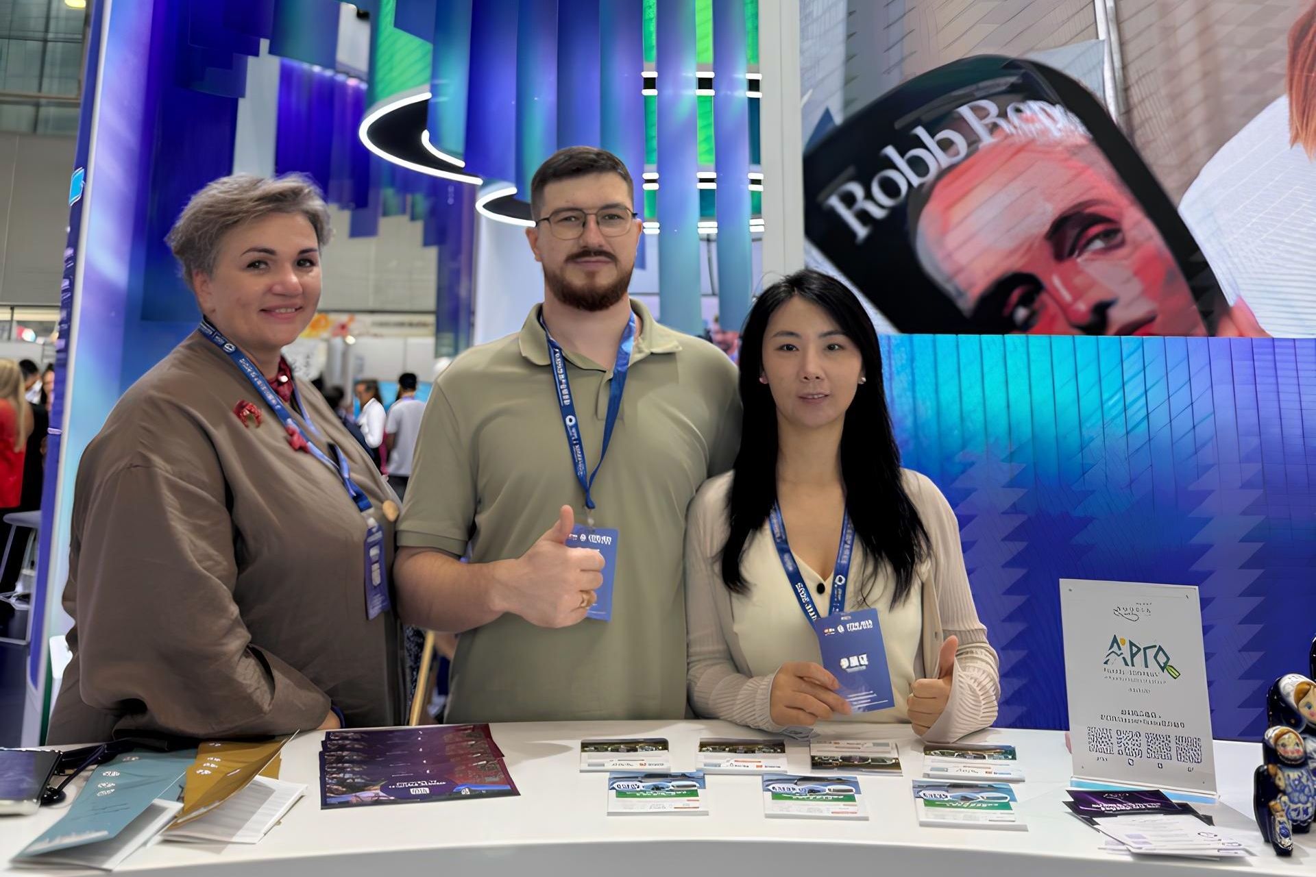 представитель туроператора Арго на выставке в Гуанчжоу_tourargoofficial.jpg представитель туроператора Арго на выставке в Гуанчжоу_tourargoofficial.jpg