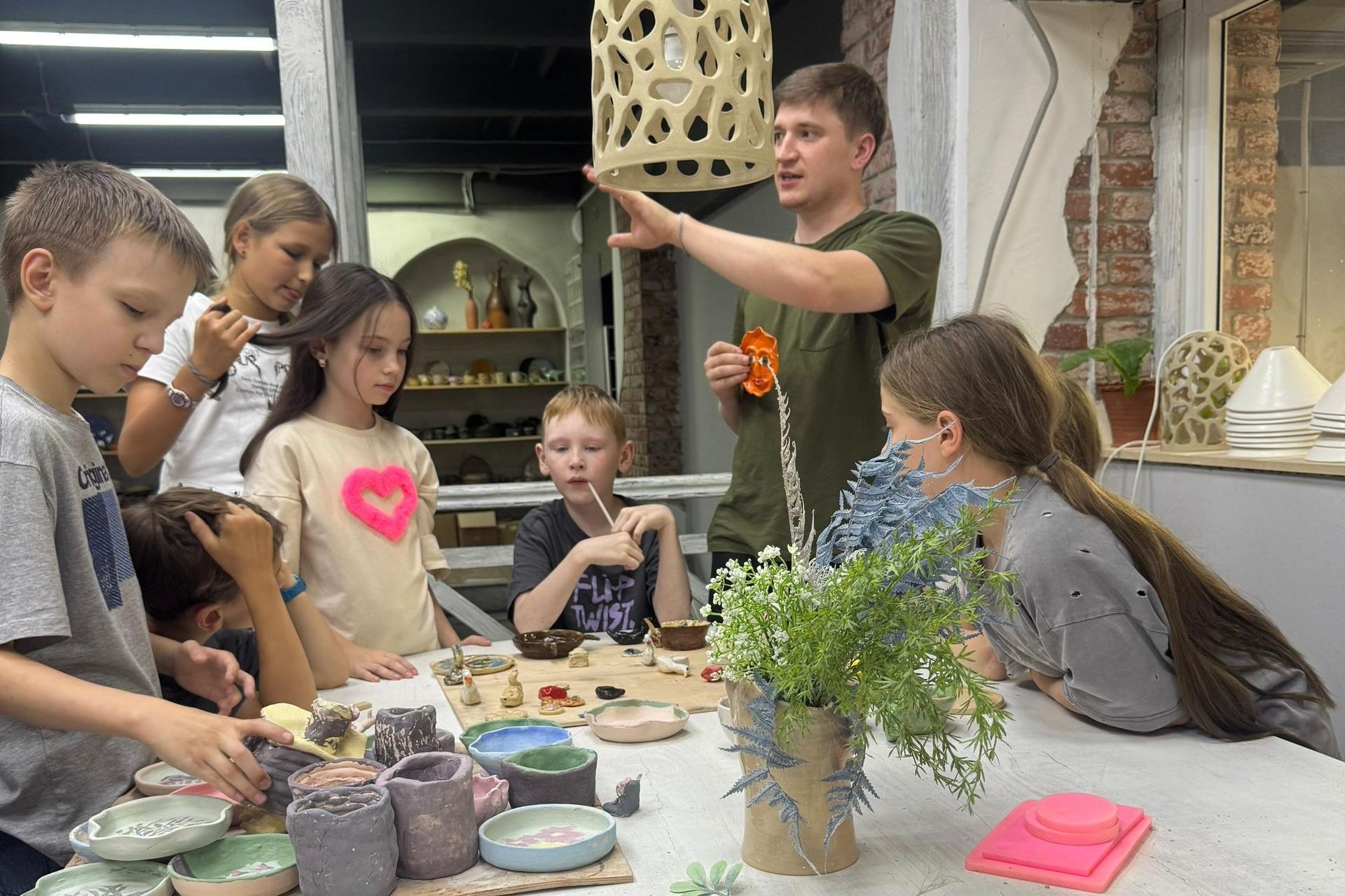 занятие в гончарной школе Михаила Бывших MANOS_manos.ceramicschool.jpg занятие в гончарной школе Михаила Бывших MANOS_manos.ceramicschool.jpg