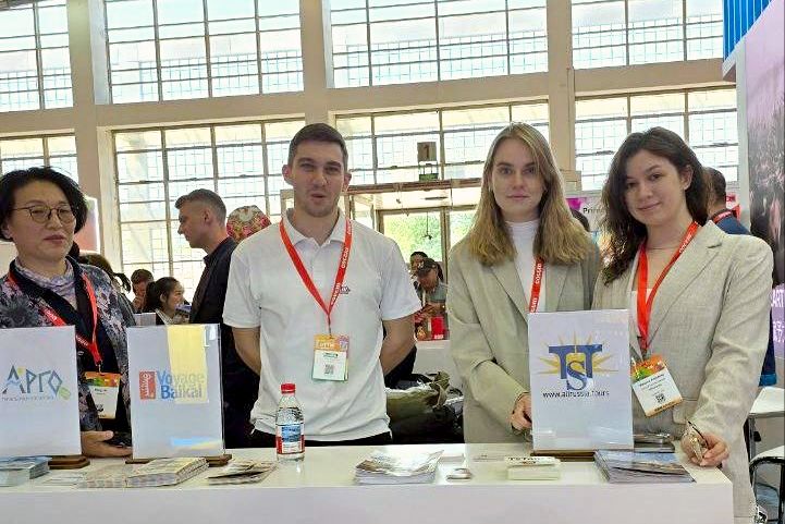 туркомпания Арго на выставке в Пекине с партнерами из Авиа Вояж_Максим Слесарев.jpg туркомпания Арго на выставке в Пекине с партнерами из Авиа Вояж_Максим Слесарев.jpg