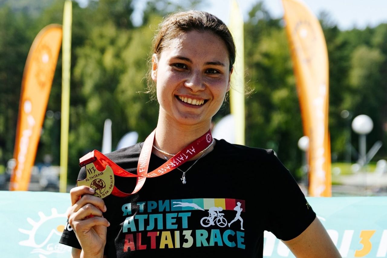 участница Сибирского фестиваля триатлона на Бирюзовой Катуни_altai3race.jpg участница Сибирского фестиваля триатлона на Бирюзовой Катуни_altai3race.jpg
